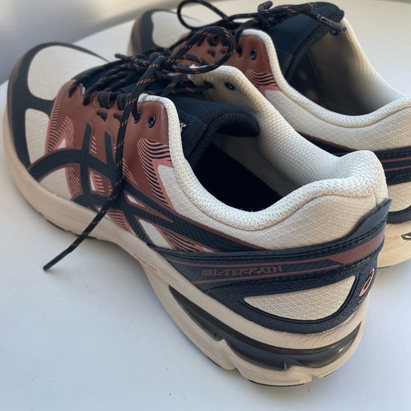 NWOT ASICS Gel-Terrain Sportstyle Sneakers Size 8.5 Men’s - Picture 8 of 15